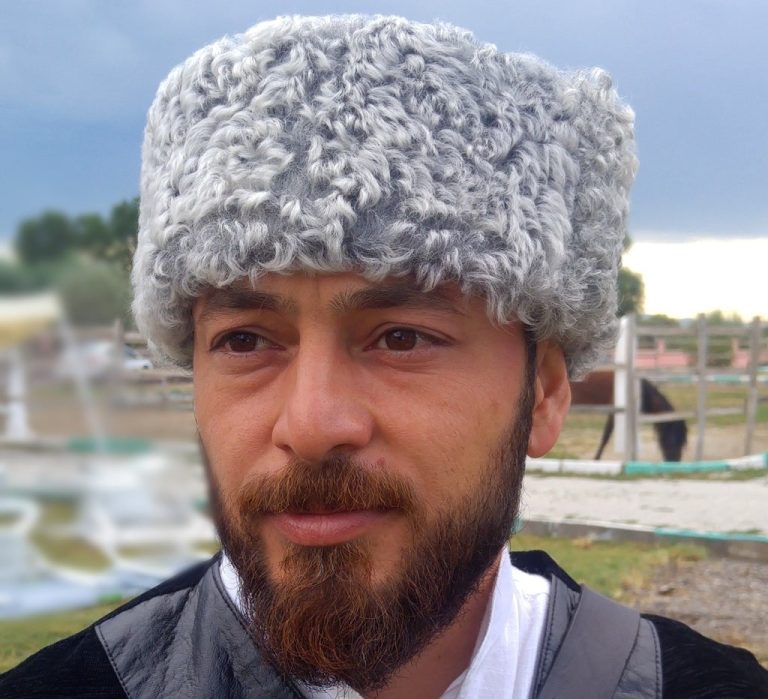 Astragan deri şapka modeli