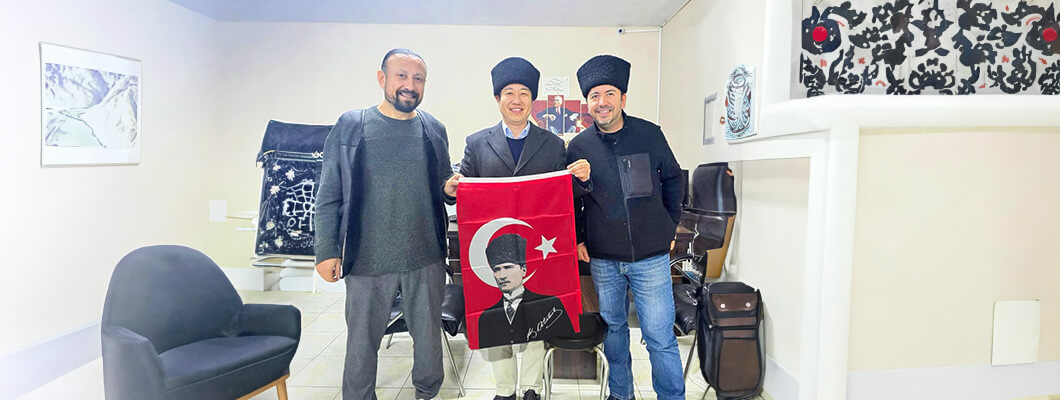 Atatürk Şapkası: Doğru Şekilde Nasıl Giyilir? Rehber Atatürk Şapkası: Doğru Şekilde Nasıl Giyilir? Rehber