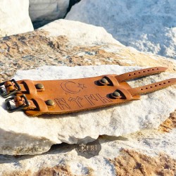 Ayyıldız ve Göktürkçe Türk Baskılı Deri Bileklik Çift Kayışlı Model - Kolye Hediye