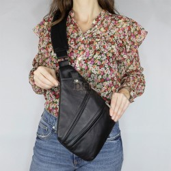 Kadın Siyah Hakiki Deri Çapraz Göğüs Çantası Kadın Siyah Hakiki Deri Çapraz Göğüs Çantası