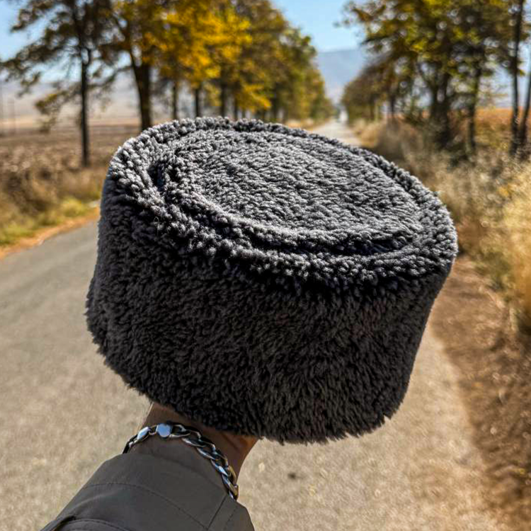 Gri Boz Renk Hakiki Kuzu Derisi Kafkas, Çeçen, Dağıstan, Çerkez, Enver Paşa Kalpağı Uygun Fiyatlı Gri Deri Kalpak - Kafkas Kalpağı - Hakiki Kuzu Derisi