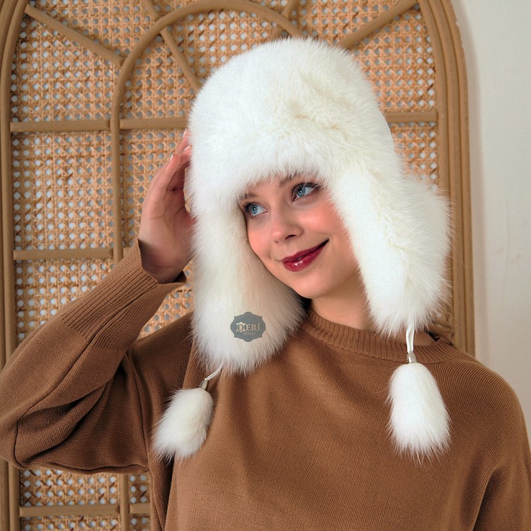 Beyaz Tilki Kürklü Ushanka Kadın Deri Şapka | Sıcaklık ve Şıklığın Buluştuğu Nokta