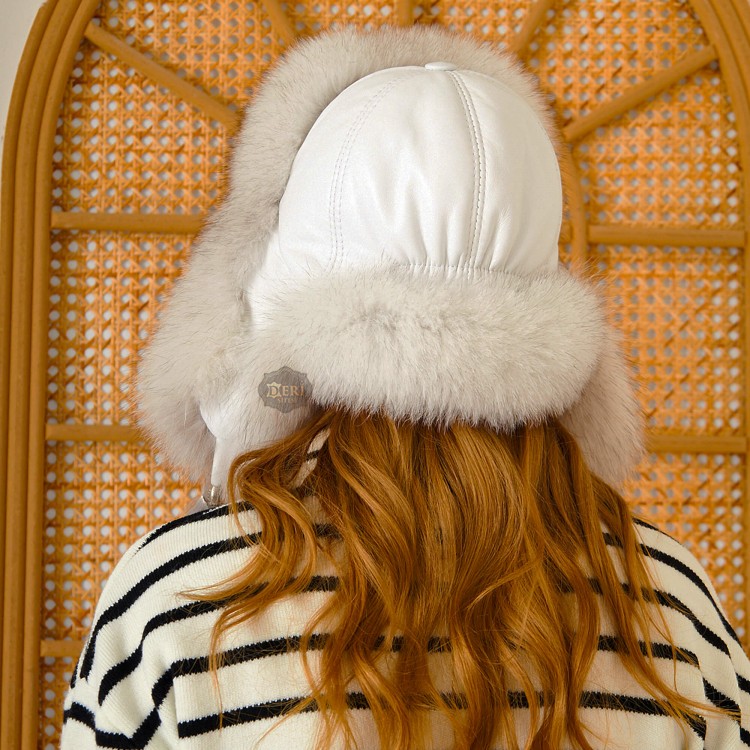 Stay Stylish and Warm: White Fox Fur Ushanka Women's Leather Hat - Derisitesi Stay Stylish and Warm: White Fox Fur Ushanka Women's Leather Hat - Derisitesi
