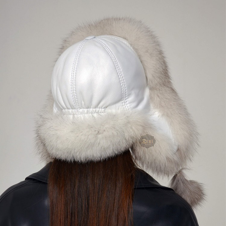 Stay Stylish and Warm: White Fox Fur Ushanka Women's Leather Hat - Derisitesi Stay Stylish and Warm: White Fox Fur Ushanka Women's Leather Hat - Derisitesi