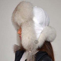 Soğuktan Korurken Tarzınızı Yansıtır: Beyaz Tilki Kürklü Ushanka Kadın Deri Şapka - Derisitesi Soğuktan Korurken Tarzınızı Yansıtır: Beyaz Tilki Kürklü Ushanka Kadın Deri Şapka - Derisitesi