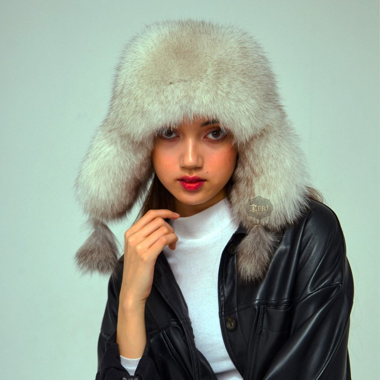 Stay Stylish and Warm: White Fox Fur Ushanka Women's Leather Hat - Derisitesi Stay Stylish and Warm: White Fox Fur Ushanka Women's Leather Hat - Derisitesi