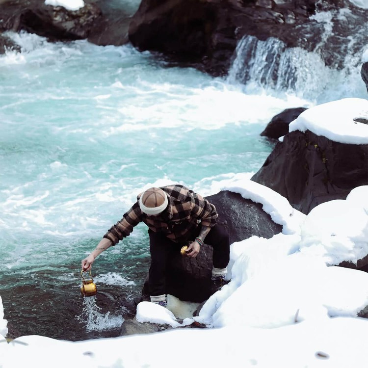 Uygun Fiyatlı Yaban Deri Börk - El İşçiliğiyle Üretilmiş Hakiki Deri Şapka Doğal Deriden El İşçiliğiyle Üretilmiş Erkek Kışlık Deri Börk - İç Kürklü, Soğuğa Karşı Koruma