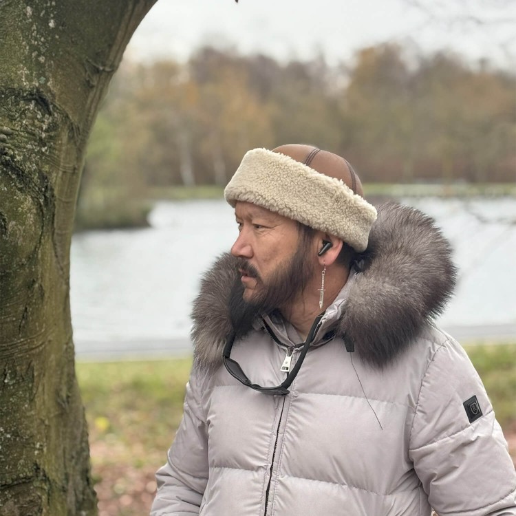 Uygun Fiyatlı Yaban Deri Börk - El İşçiliğiyle Üretilmiş Hakiki Deri Şapka Doğal Deriden El İşçiliğiyle Üretilmiş Erkek Kışlık Deri Börk - İç Kürklü, Soğuğa Karşı Koruma