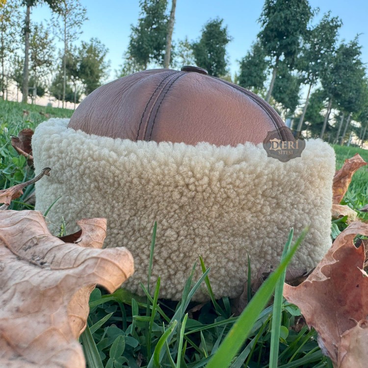 Uygun Fiyatlı Yaban Deri Börk - El İşçiliğiyle Üretilmiş Hakiki Deri Şapka Doğal Deriden El İşçiliğiyle Üretilmiş Erkek Kışlık Deri Börk - İç Kürklü, Soğuğa Karşı Koruma