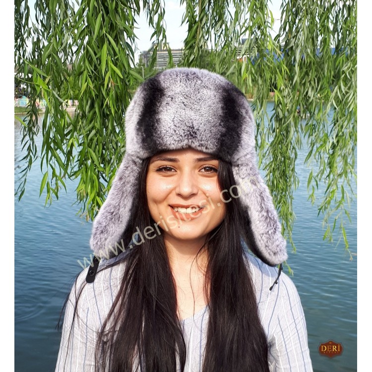 Aybike Gri Tavşan Kürklü Ushanka Kadın Deri Şapka - Derisitesi Gri tavşan kürklü, hakiki deri kadın ushanka şapka.