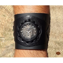 Siyah Renk Kayı Boyu (IYI) Tamgalı Deri Bileklik Modelimiz, Kolye Hediyeli - BK05