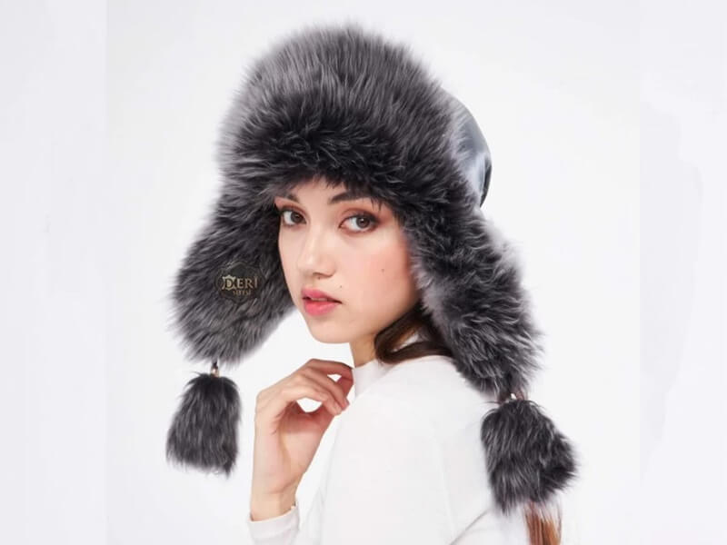 Kadınlar için oval yüz şekline uygun hakiki deri şapka Oval yüz tipi için uygun kadın hakiki deri şapka modeli – yüz şekline göre şapka seçimi